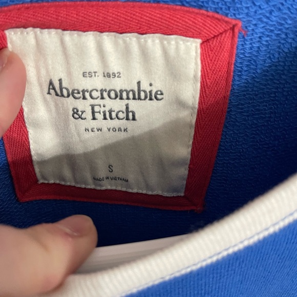 Abercrombie & Fitch Red/White/Blue Crewneck - small - Picture 2 of 4